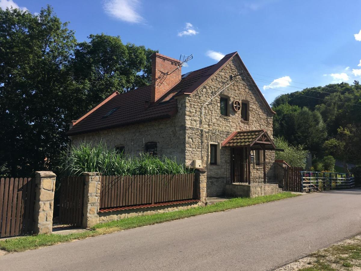 Wisniowy Mlyn Villa Wisniowa k Staszowa Buitenkant foto